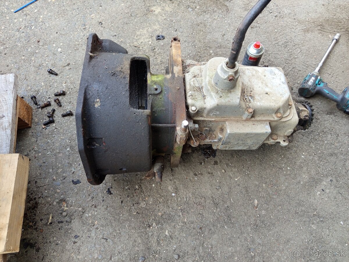 Robur, dh 112, příruba Zetor traktor v3s - 5