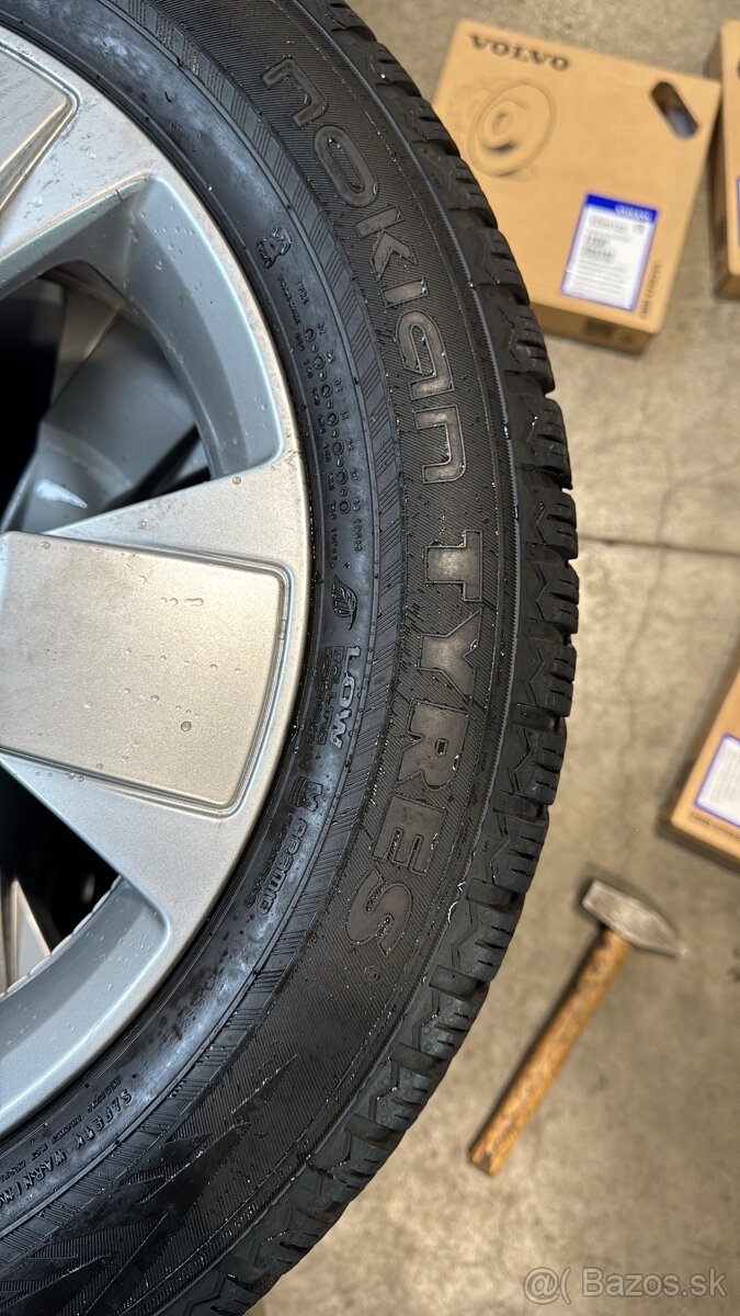 Originál sada VOLVO XC40 R18 zimné pneu - 5