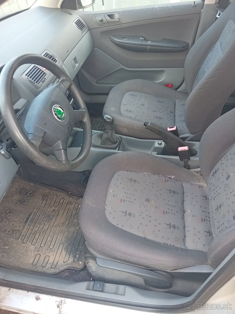 Skoda fabia sedan - 5