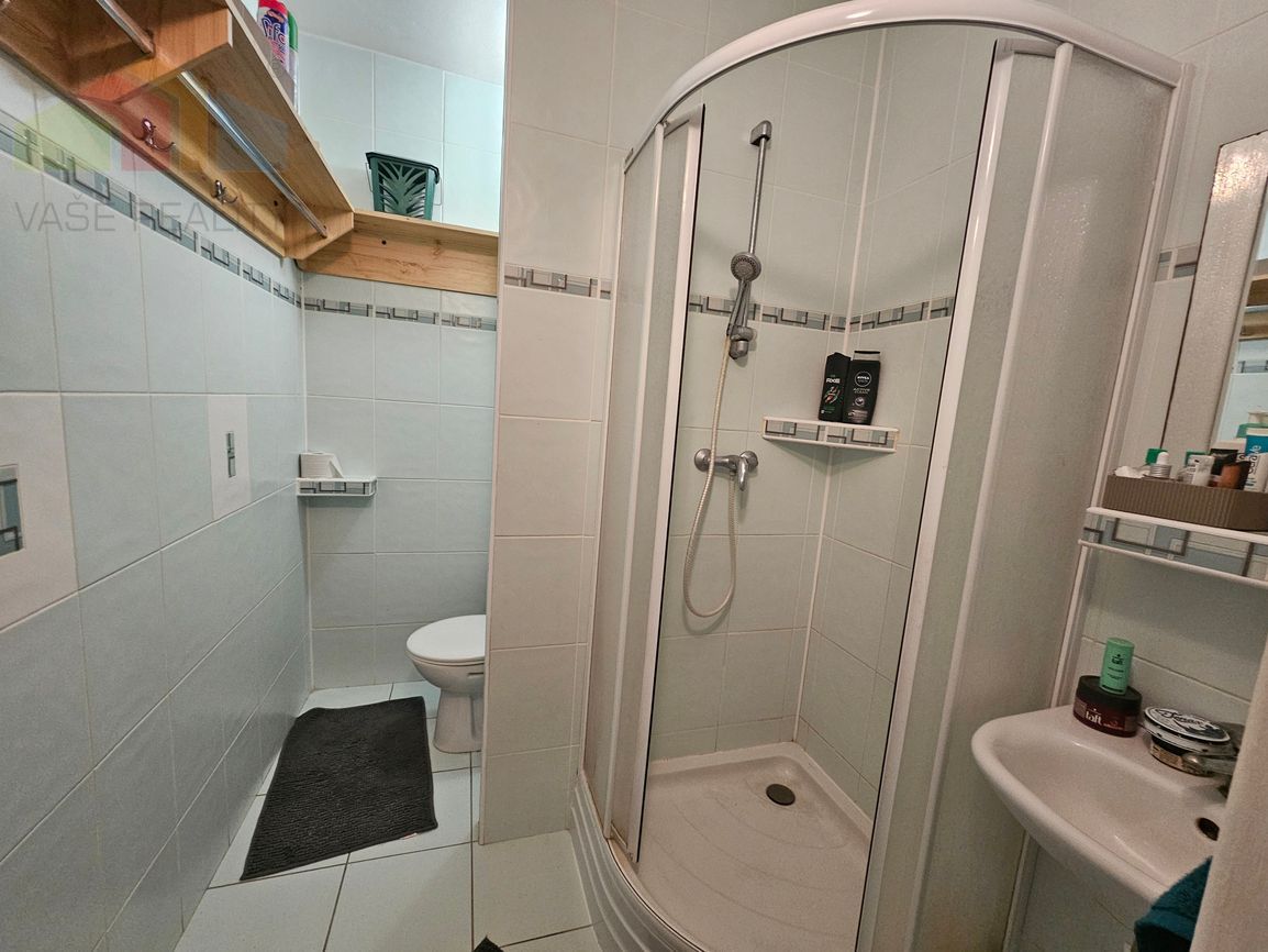 EXKLUZÍVNE - Slnečná, priestranná garsónka v kúpeľnom meste - 5