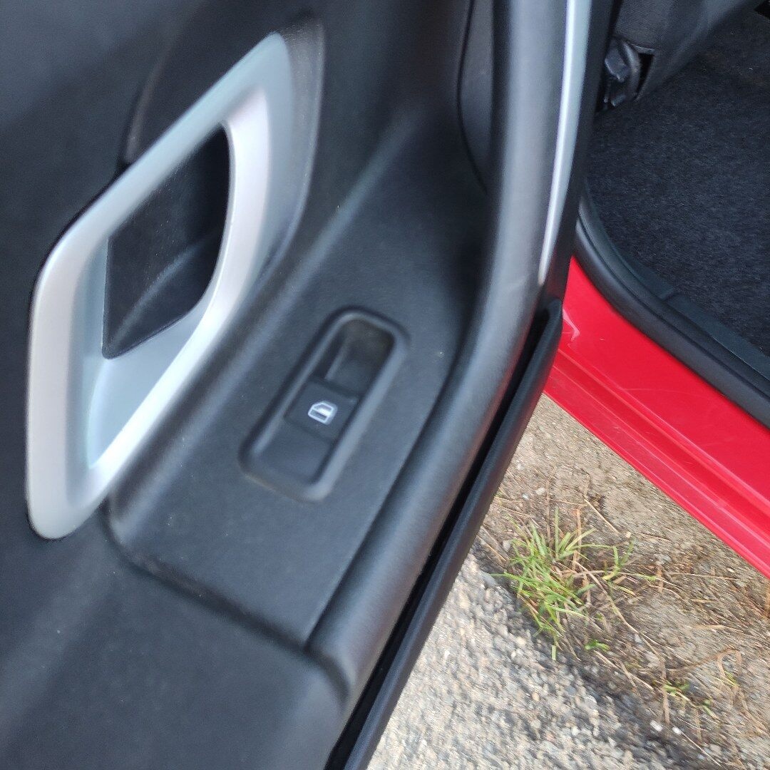 Škoda Roomster 1.6 16V MPI benzín červená - 5