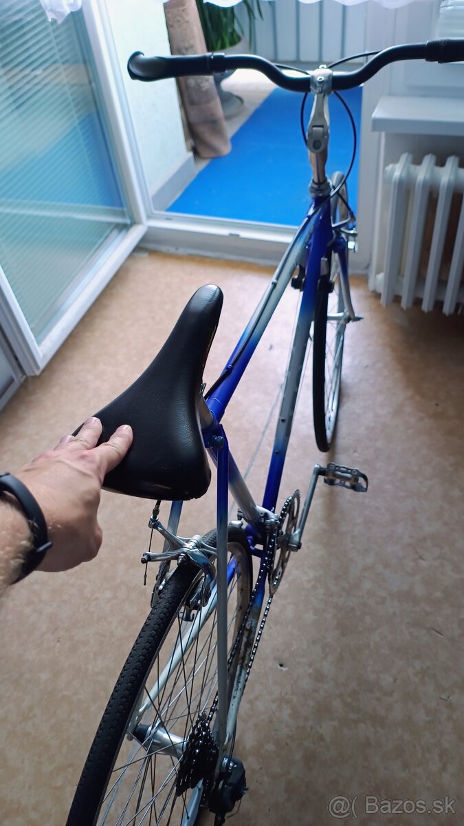Starší cestný bicykel - 5