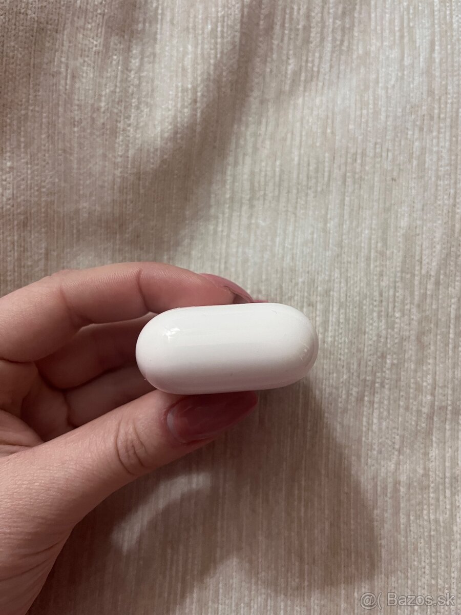 Apple AirPods 2 generácie - 5
