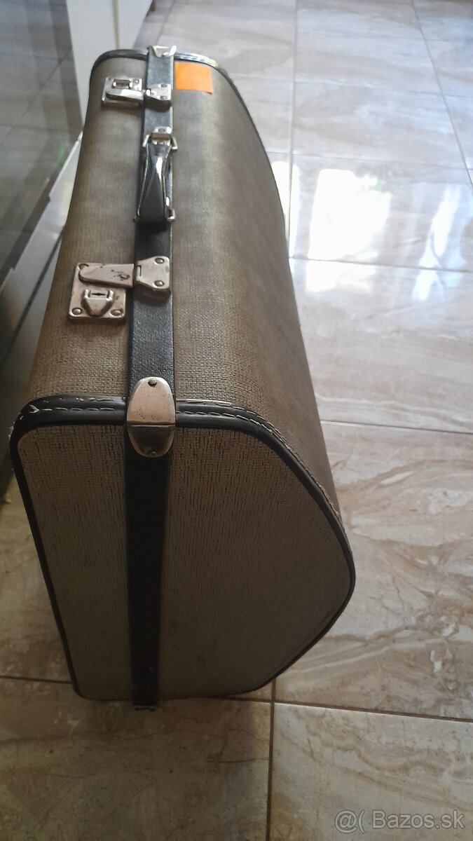 Predam zachovaly akordéon - 5