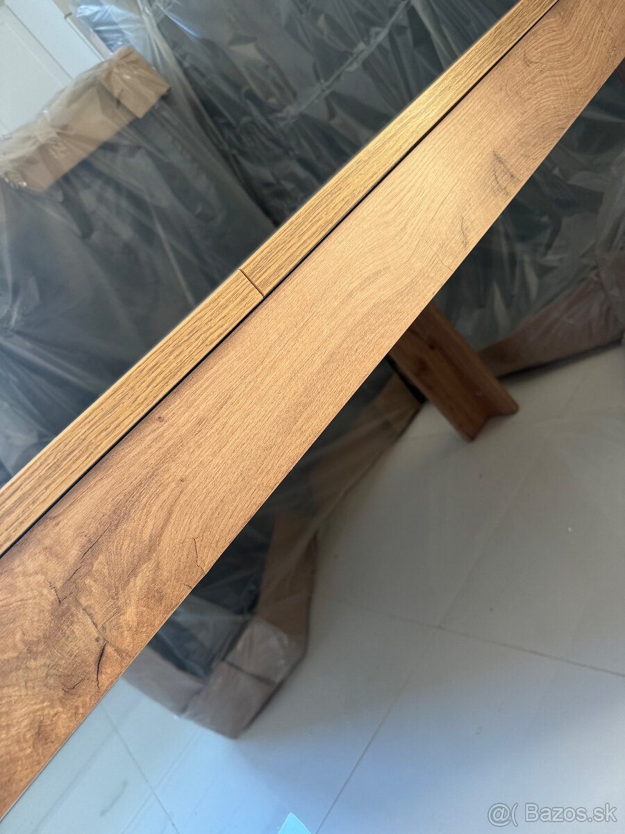 Jedálenský stôl - 5