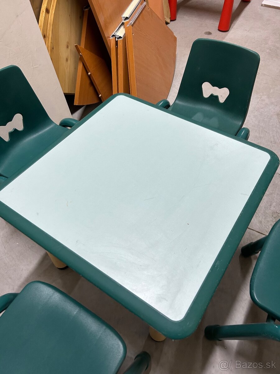 Detsky stolik so 4 stoličkami - 5