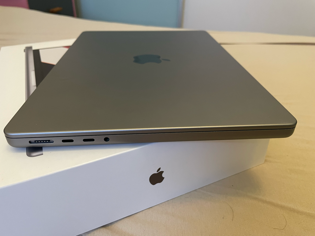 Macbook Pro M1 Pro 16GB 1TB 14" - 5