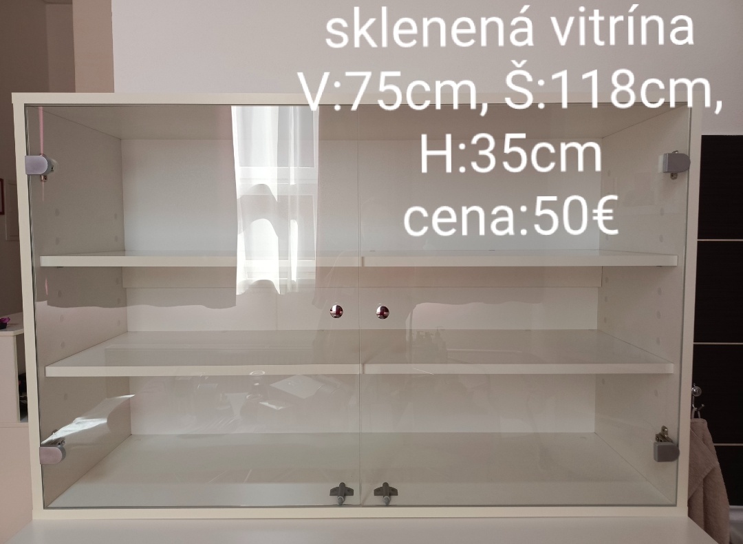 Presklená vitrína a komoda - 5