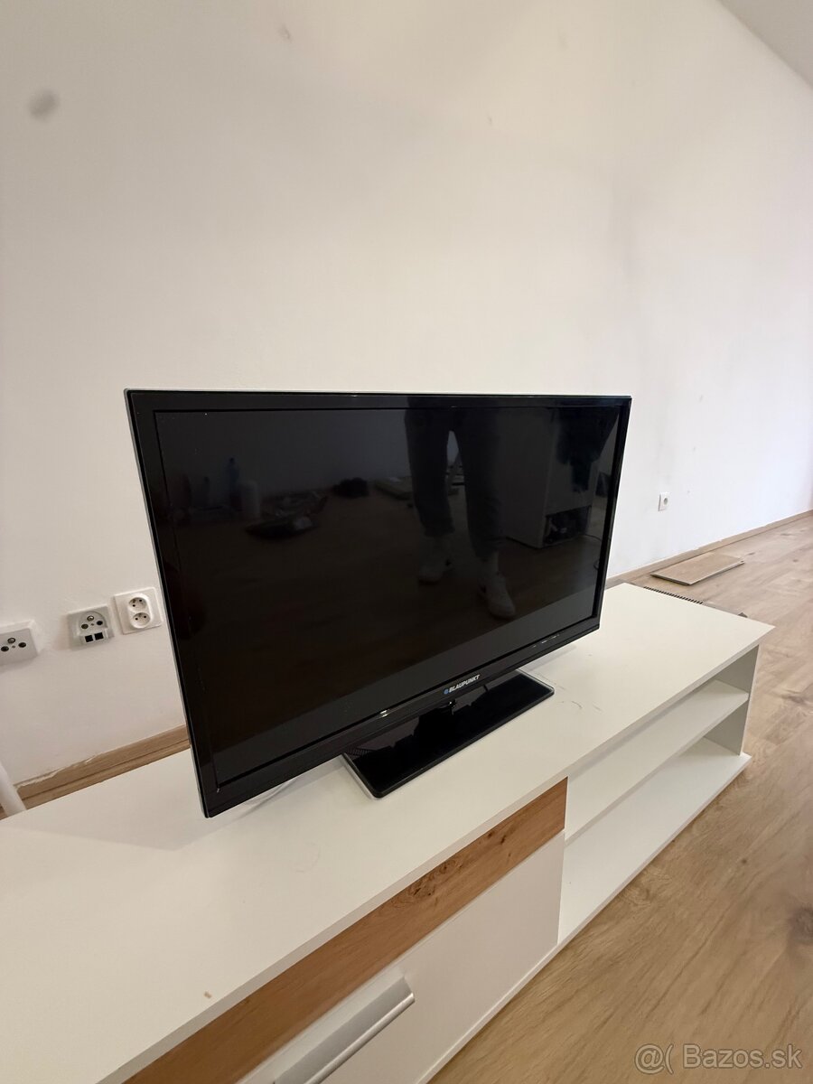 Predam obývaciu stenu - 5