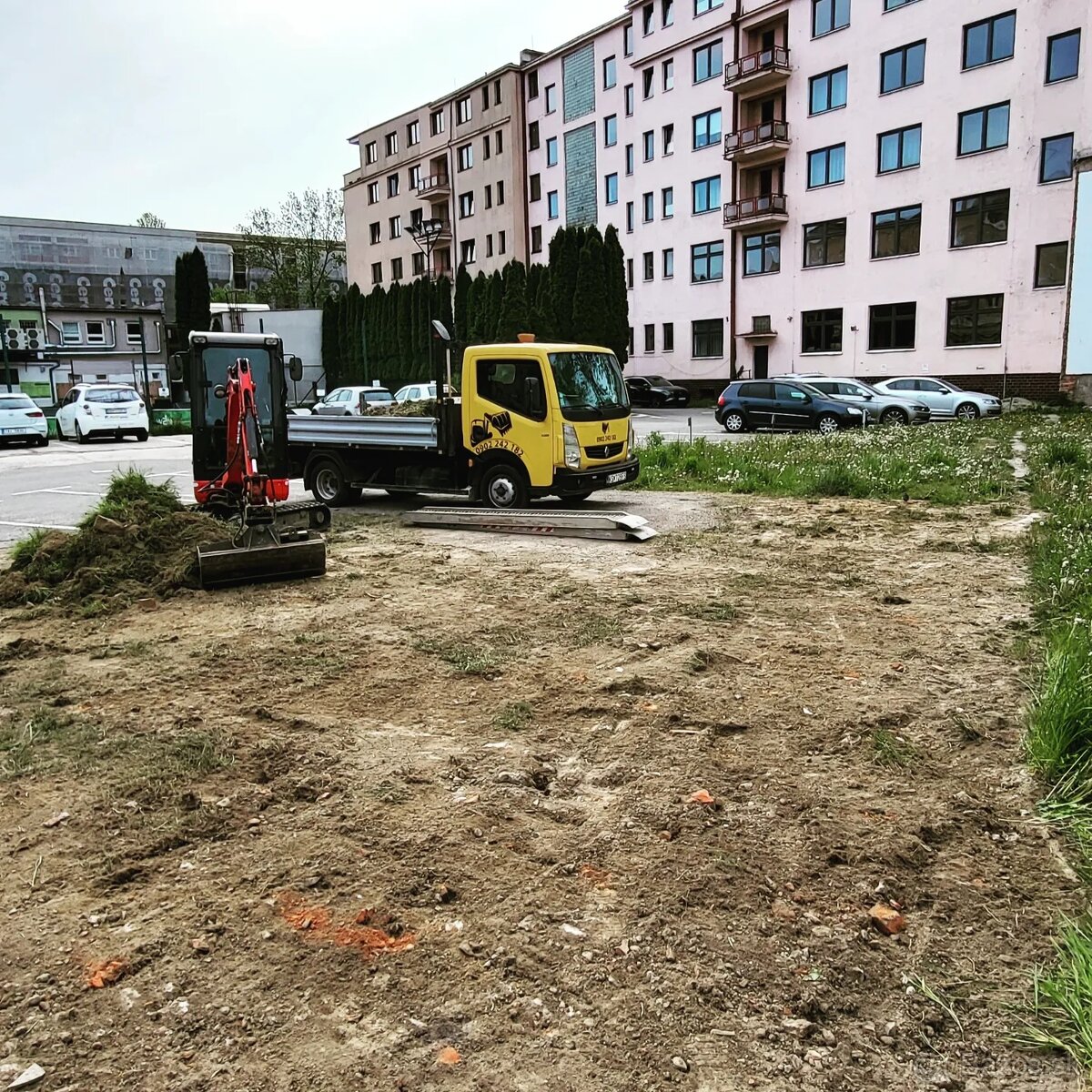 Minibager, Traktorbager, Výkopové práce, kontainer, hnoj
- 5