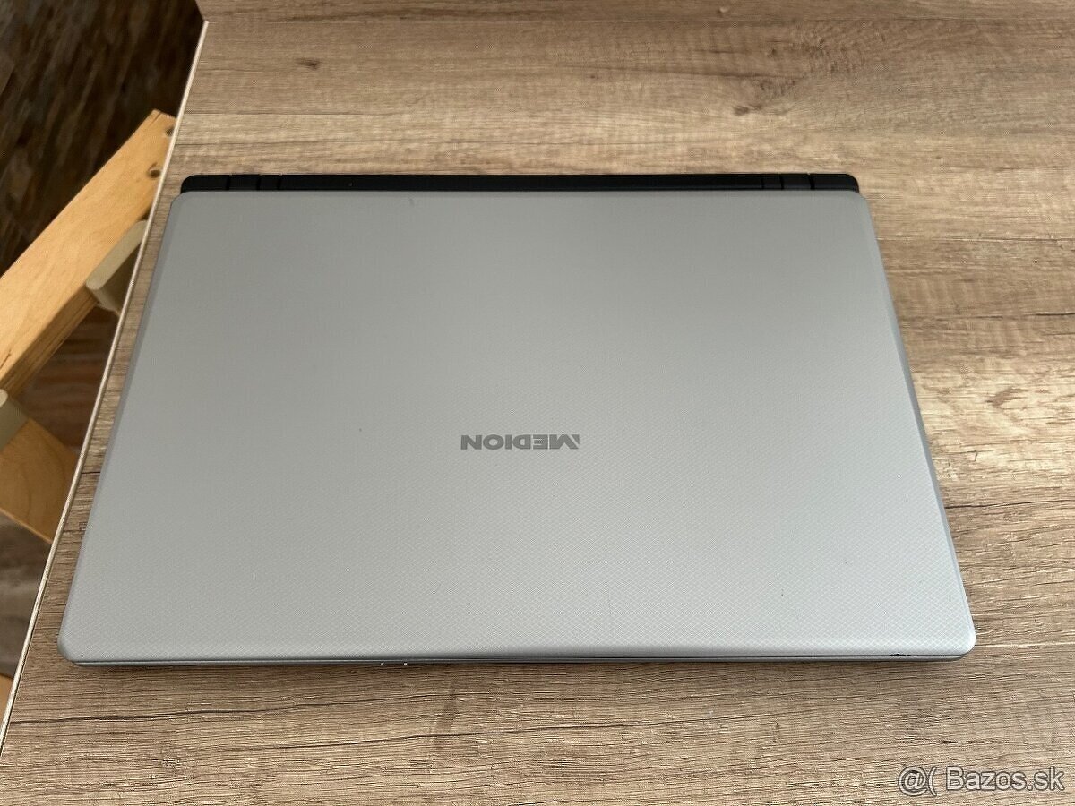 Medion Akoya e6436-15,6"HD/Intel/8gb ram,ssd+hdd/hd 610 - 5