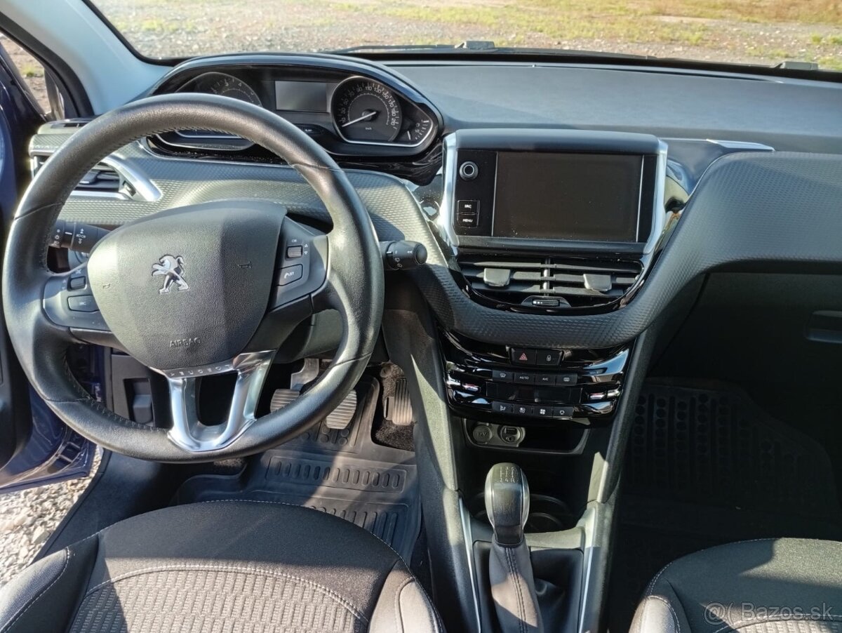 🚗 Peugeot 208 • 1.2 Benzín • 2016 • IBA 27 126 km - 5