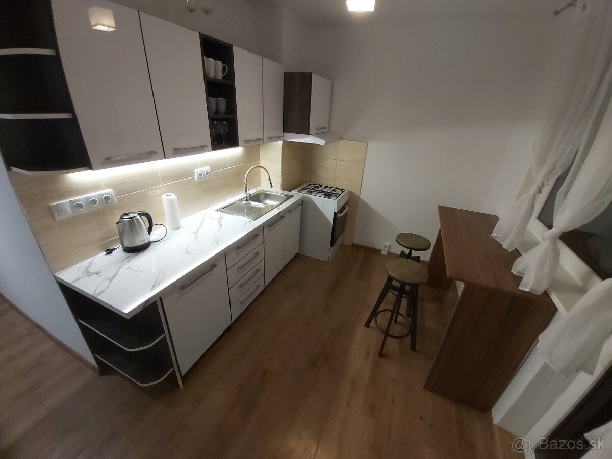 na prenájom 2. izbový byt s balkónom Poprad - 5