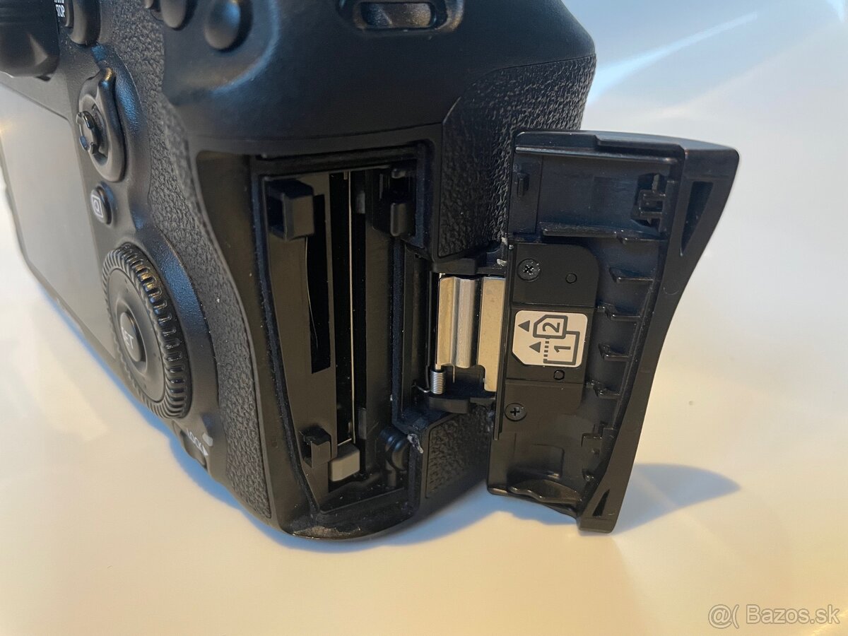 Canon EOS 7D Mark II DSLR telo + nabíjačka, 2 baterky - 5
