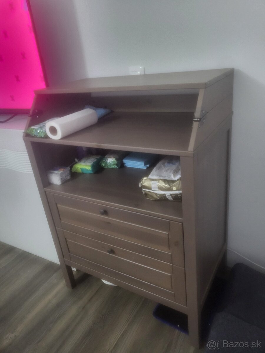 Postieľka a prebaľovací pult - 5