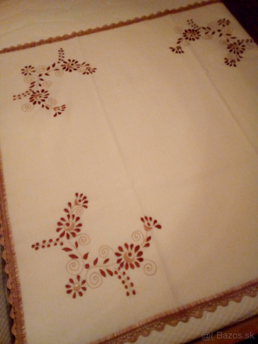 Ručne vyšívané obrusy 3 - 5