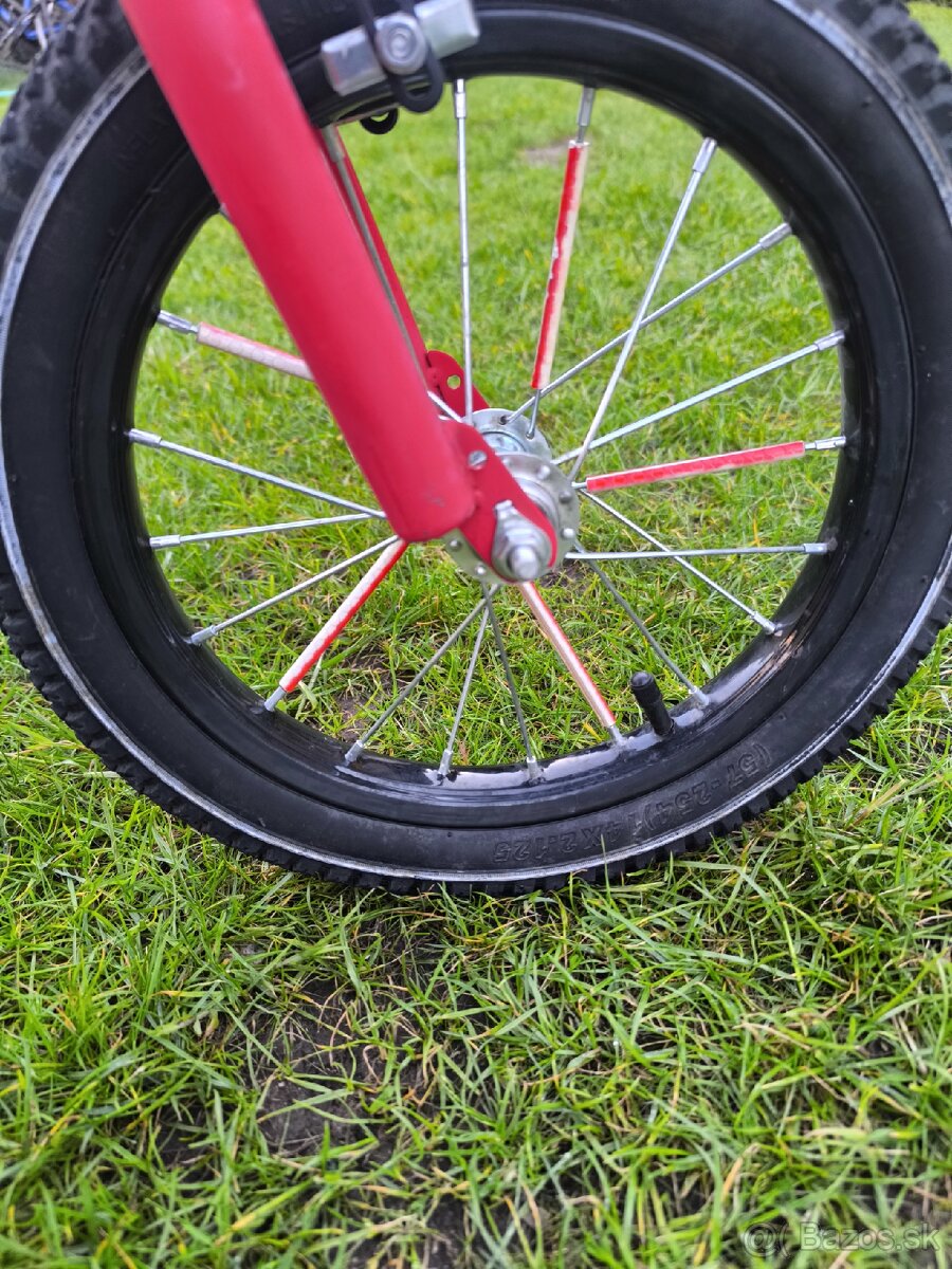 Bicykel pre chlapca s pomocným kolieskami - 5