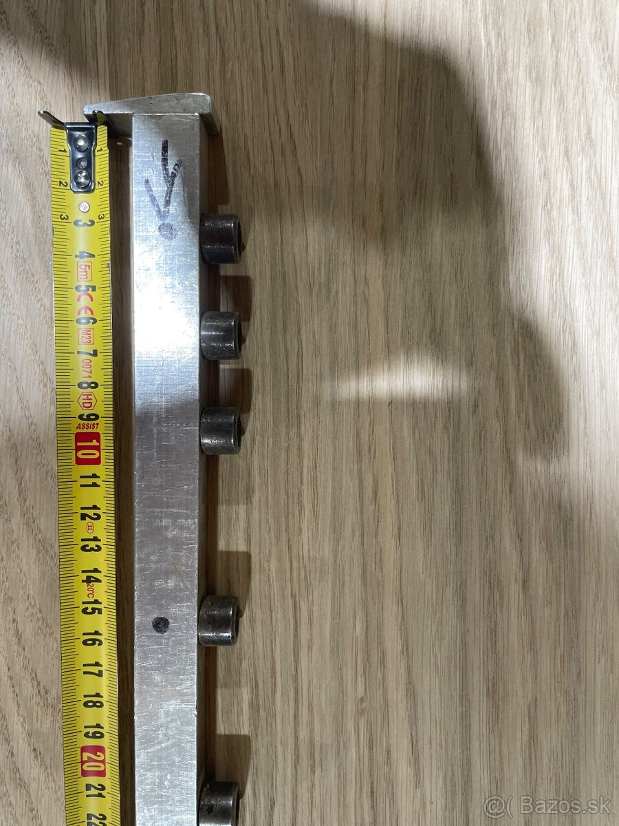 Predám AL kolíkovaciu lištu 60cm - 5