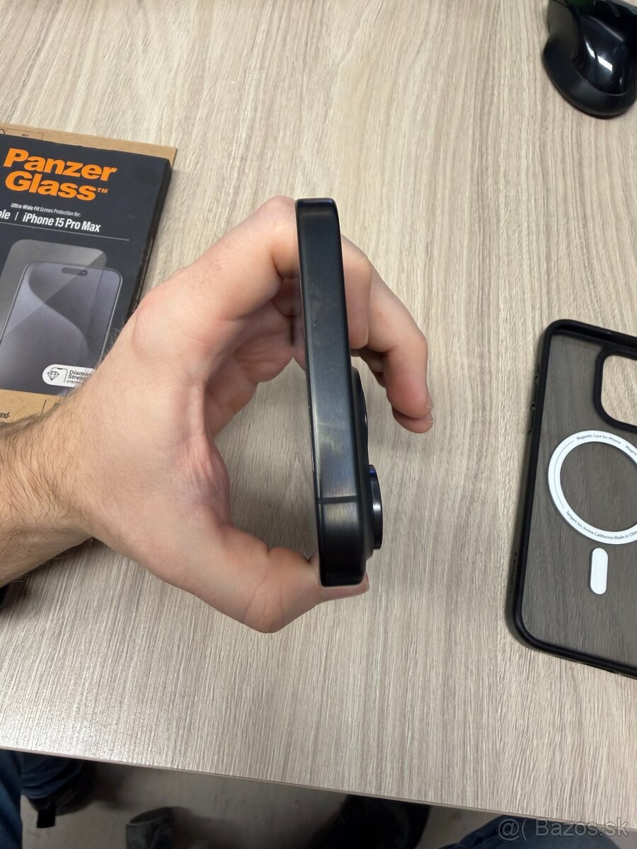 iPhone 15 Pro Max 256 GB Black Titanium - 5