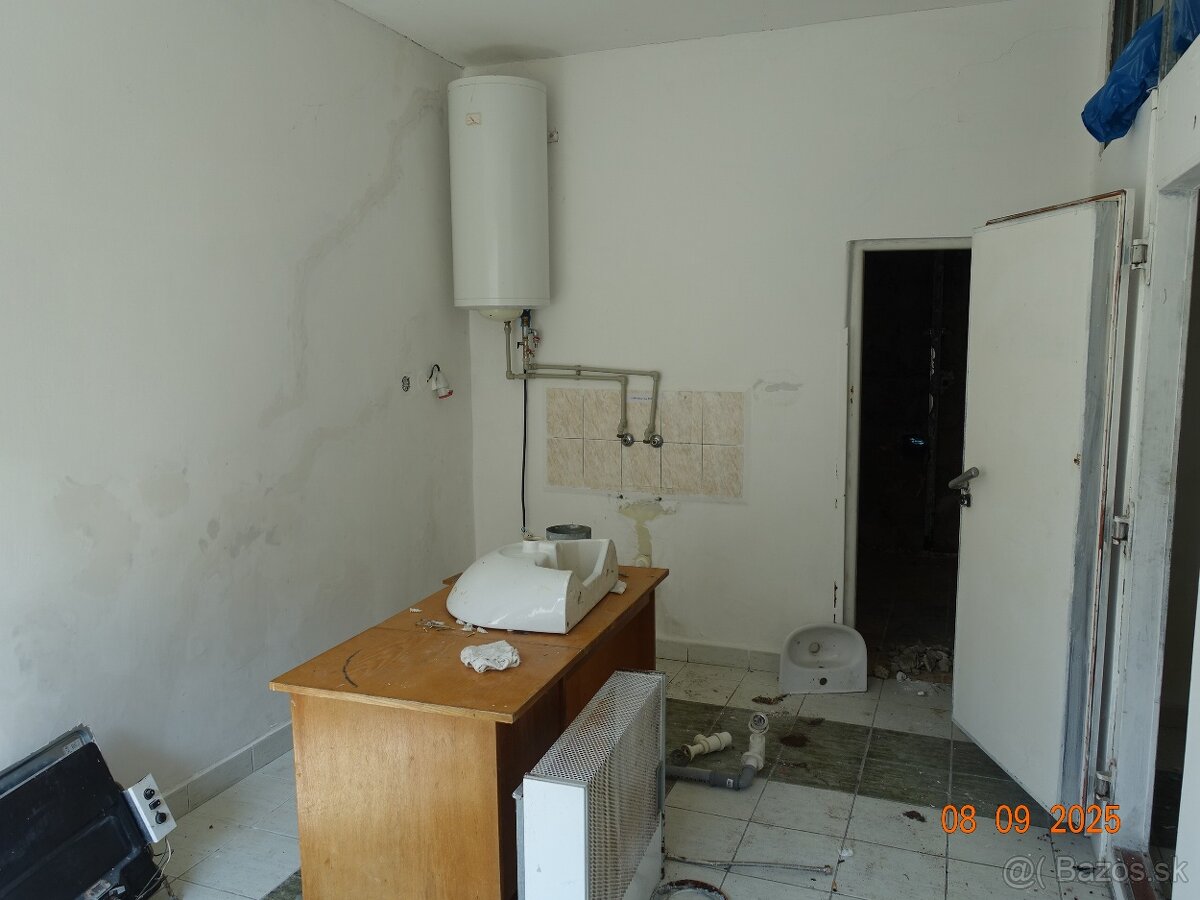 Rod. dom (Reštaurácia), Hlavná 36/38, Strážne, okr. Trebišov - 5