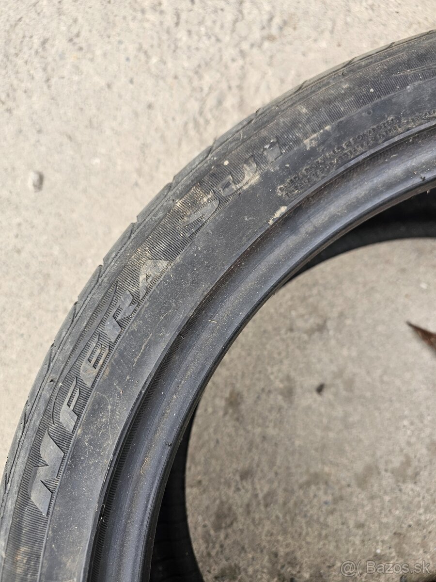 245/40 R19 letne - 5