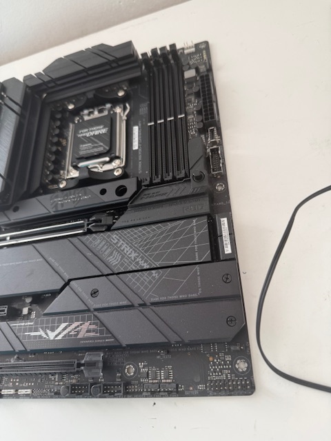 Asus ROG STRIX X670E-F GAMING WIFI - 5