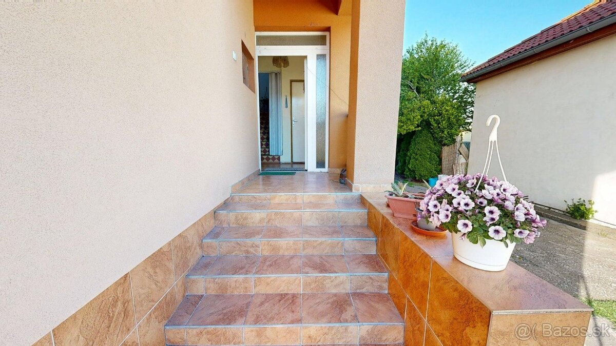 4 IZBOVÝ RODINNÝ DOM S GARÁŽOU LEN 6 km OD TERMÁLNEHO MESTA - 5