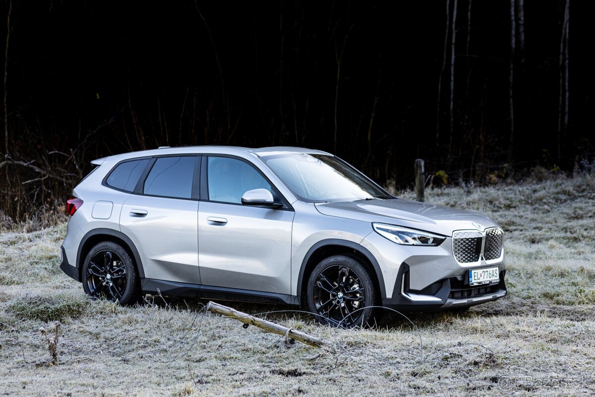 BMW IX1 e Drive20 elektromobil 2024, 9500km - 5