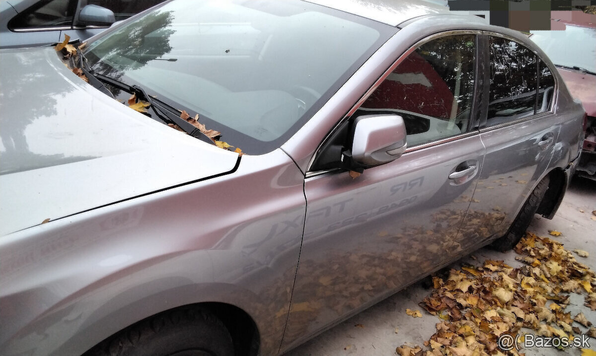 SUBARU LEGACY 2.5 AWD 2010 predám MOTOR EJ25 123kW, DVERE, P - 5