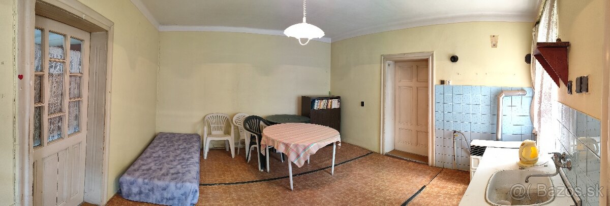 RD v HLOHOVCI - tichá lokalita, rovinatý pozemok - 5