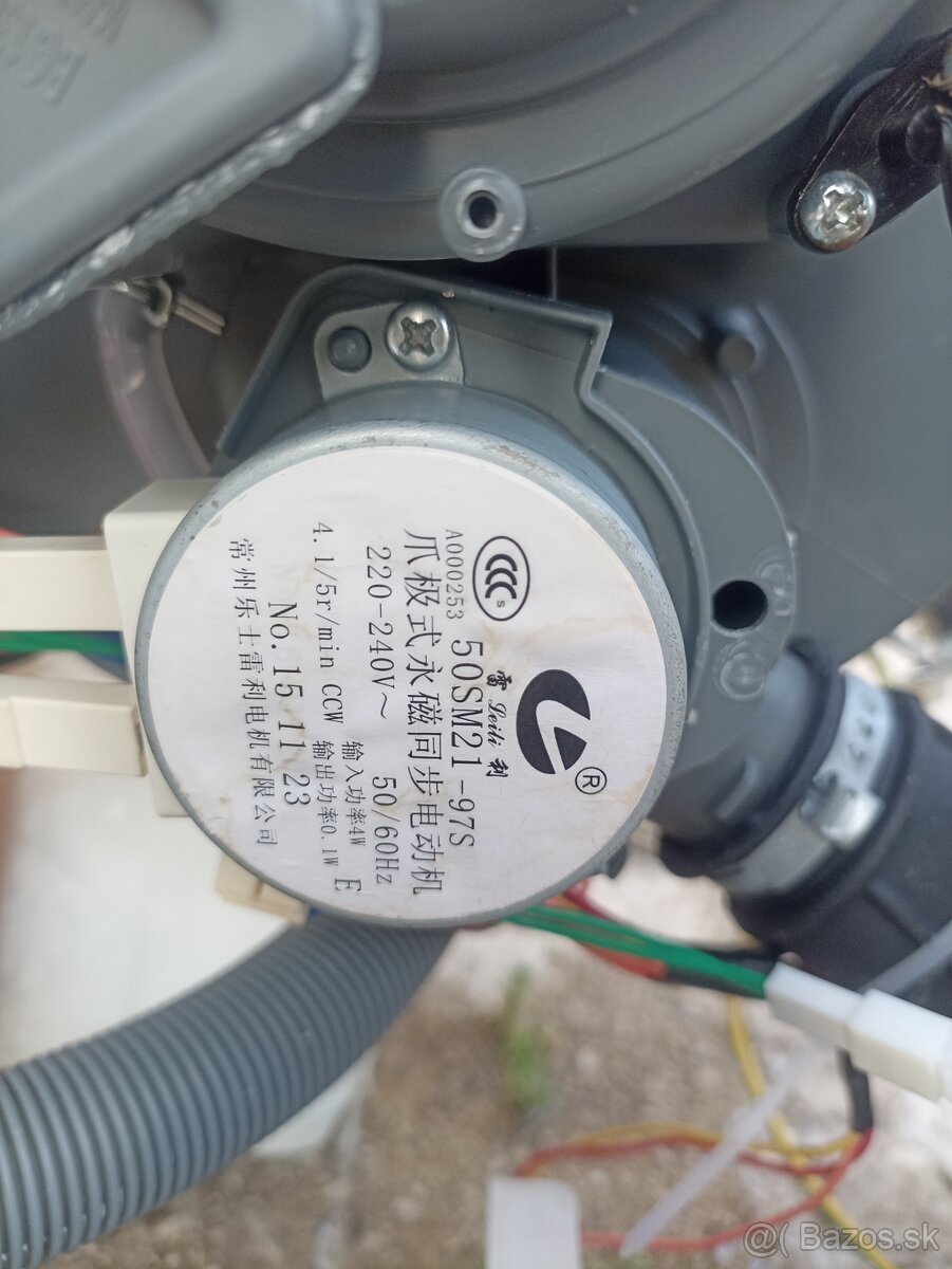 Rozpredám umývačku 45 na diely - 5