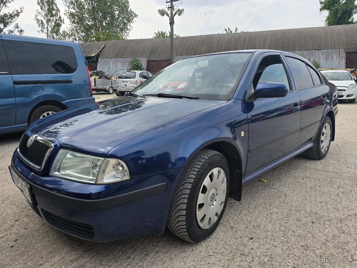 Predám Škoda Octavia TOUR 1.6 benzín - 5