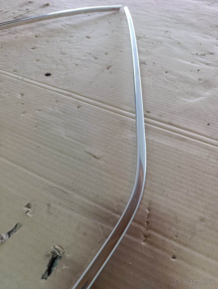 E30 Touring chromové lišty - 5