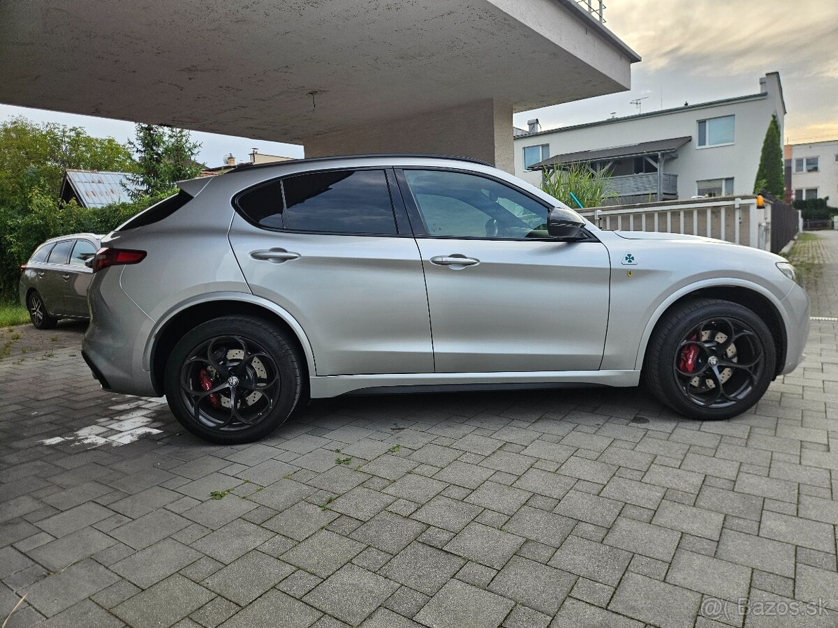 Alfa romeo stelvio quadrifoglio - 5