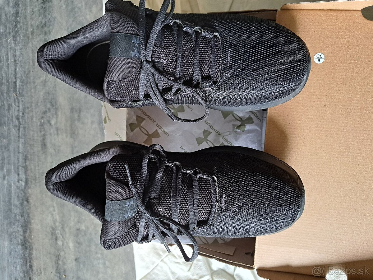 Predám botasky UNDER ARMOUR číslo 43 - 5