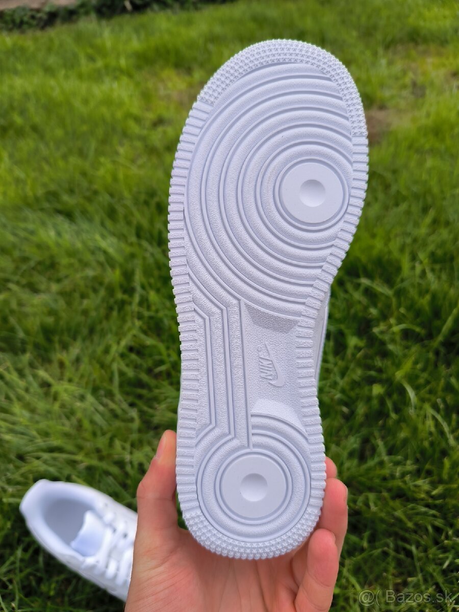 Nike Air Force 1 Triple White 38.5 - 5