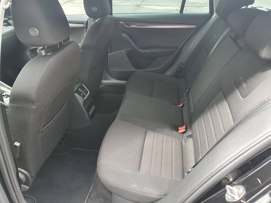 Škoda Octavia Combi SCOUT 2.0 TDI DSD 4x4 - 5