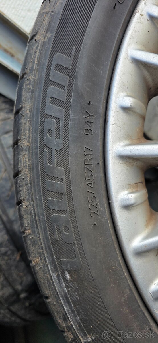 Predam letne pneu 225/45ZR17 Laufen - 5