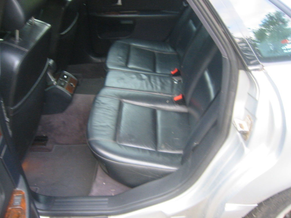 AUDI S8 D2 4.2 250kw - manuál + tiptronic - díly z vozidla - 5