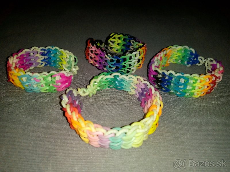 FIGÚRKY - HRAČKY 2 - náramky, Kinder, hello Kitty, stojan... - 5