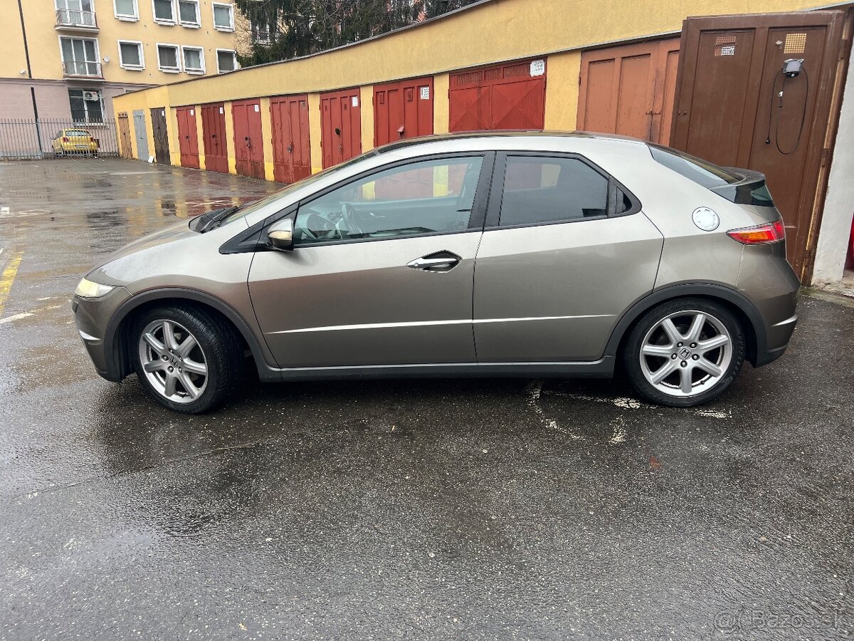 Honda Civic 1.8 automat 103kW - 5