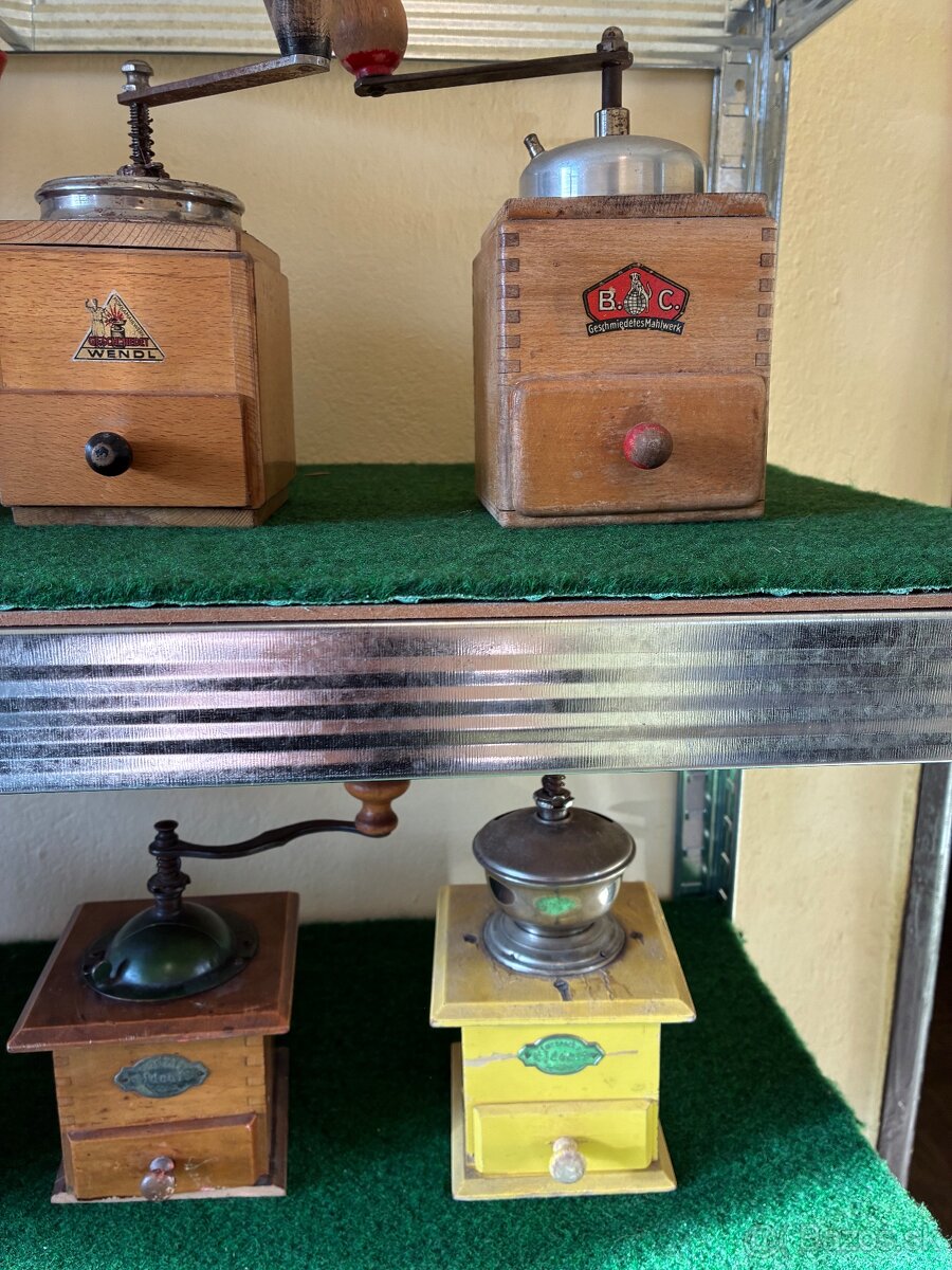 starožitný mlynček na kávu - 5