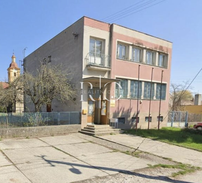 Na predaj budova s pozemkami - Veľké Ludince - okr.Levice - 5