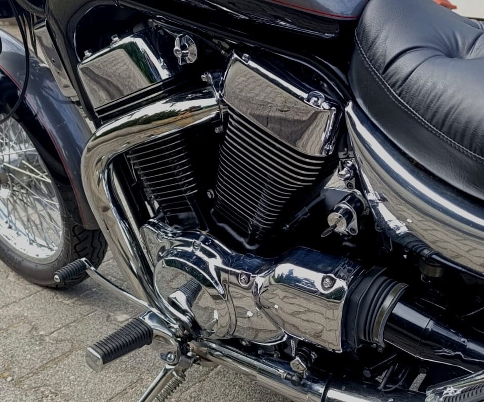 SUZUKI INTRUDER 1400 / r.1999, TOP KRÁSNY originál stav - 5