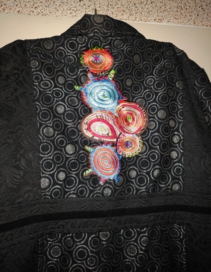 PEKNÝ ZDOBENÝ KABÁT veľ.46/48 - 5