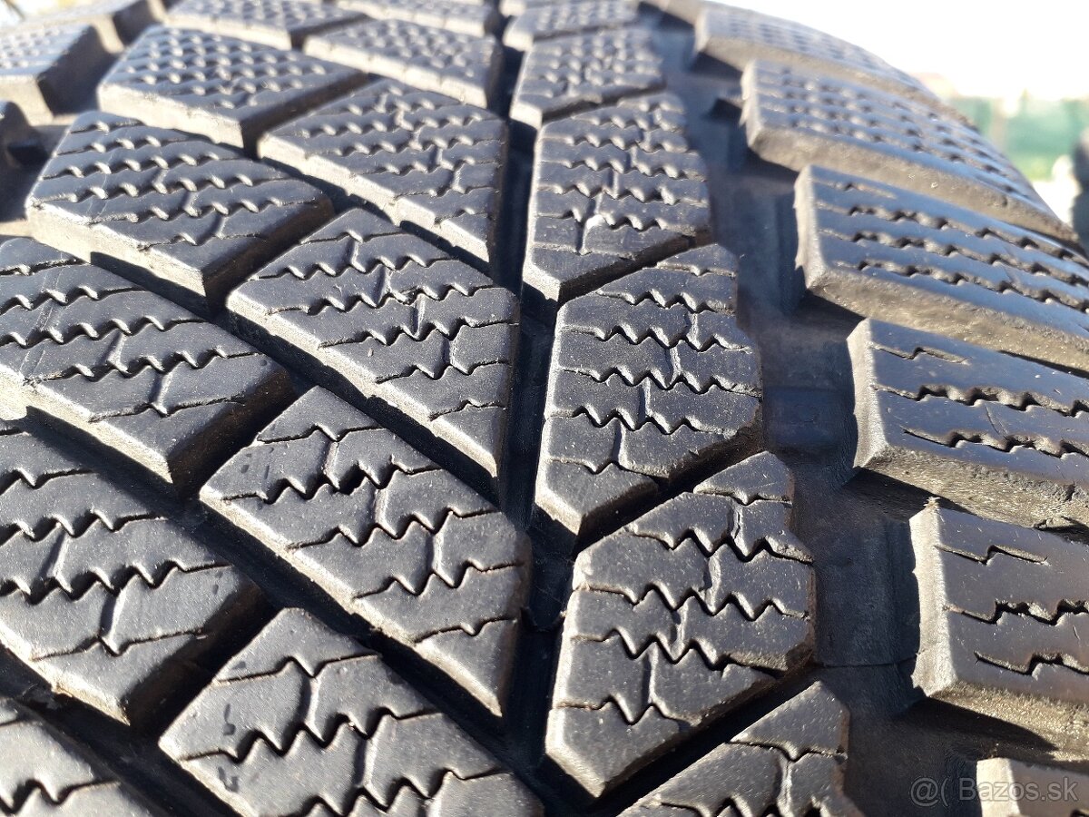 225/45 r18 zimne pneumatiky - 5