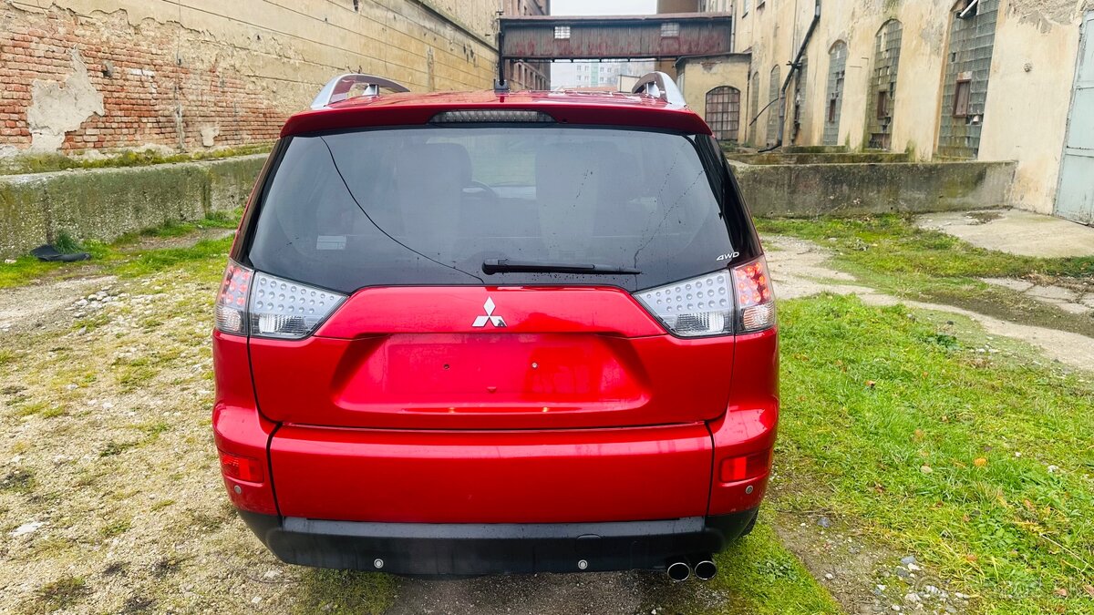 Mitsubishi Outlander 2.0DI-D 4x4 - 5