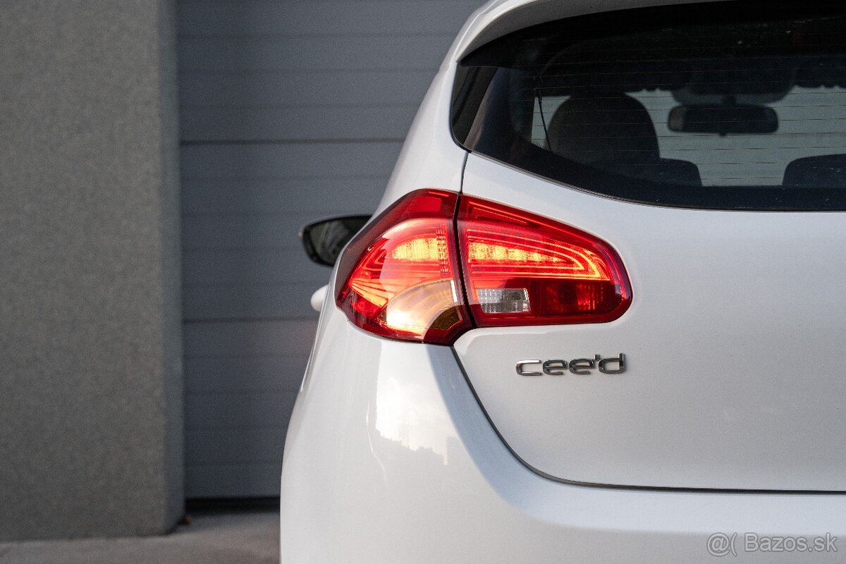 Kia Ceed 1.4i M6, SR - TOP stav - 5