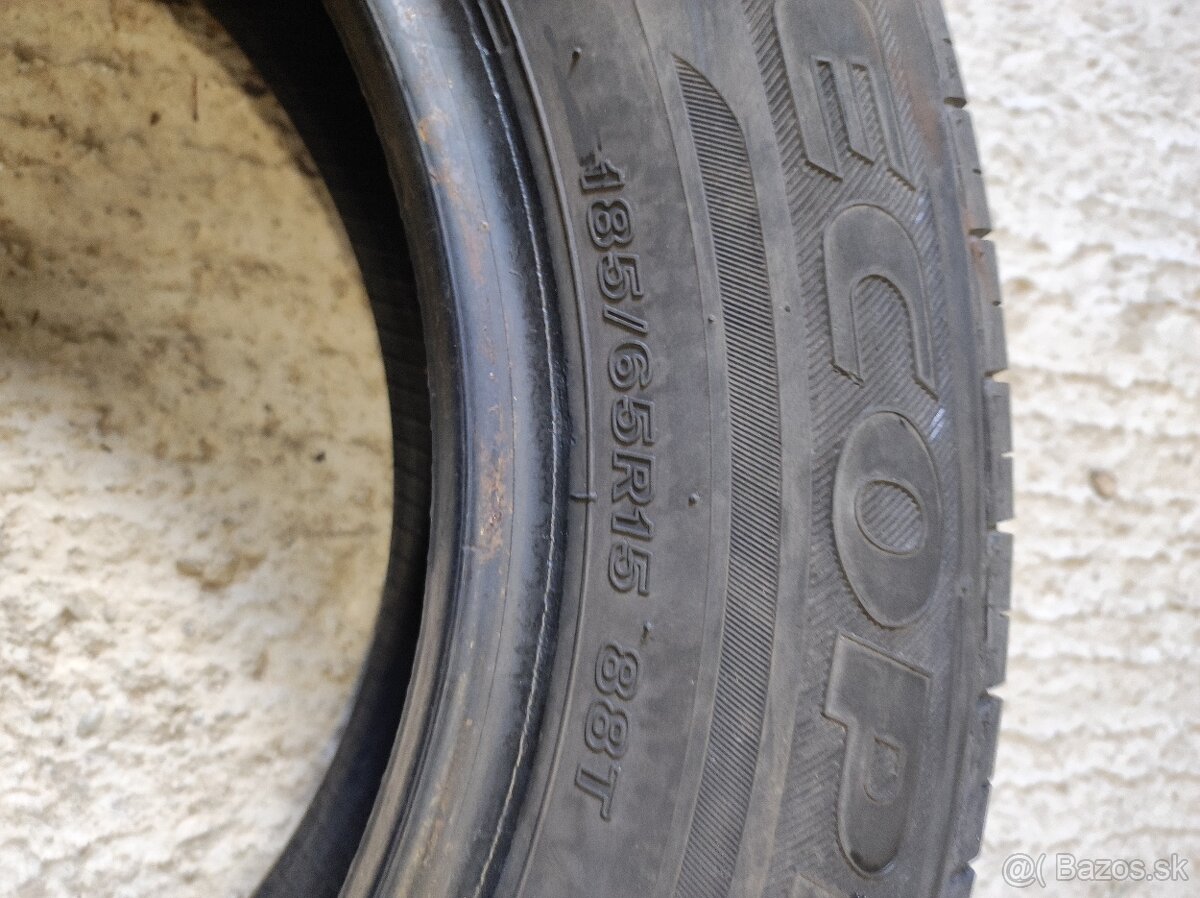 Predám 4ks letné pneu BRIDGESTONE 185/65 R15 - 5