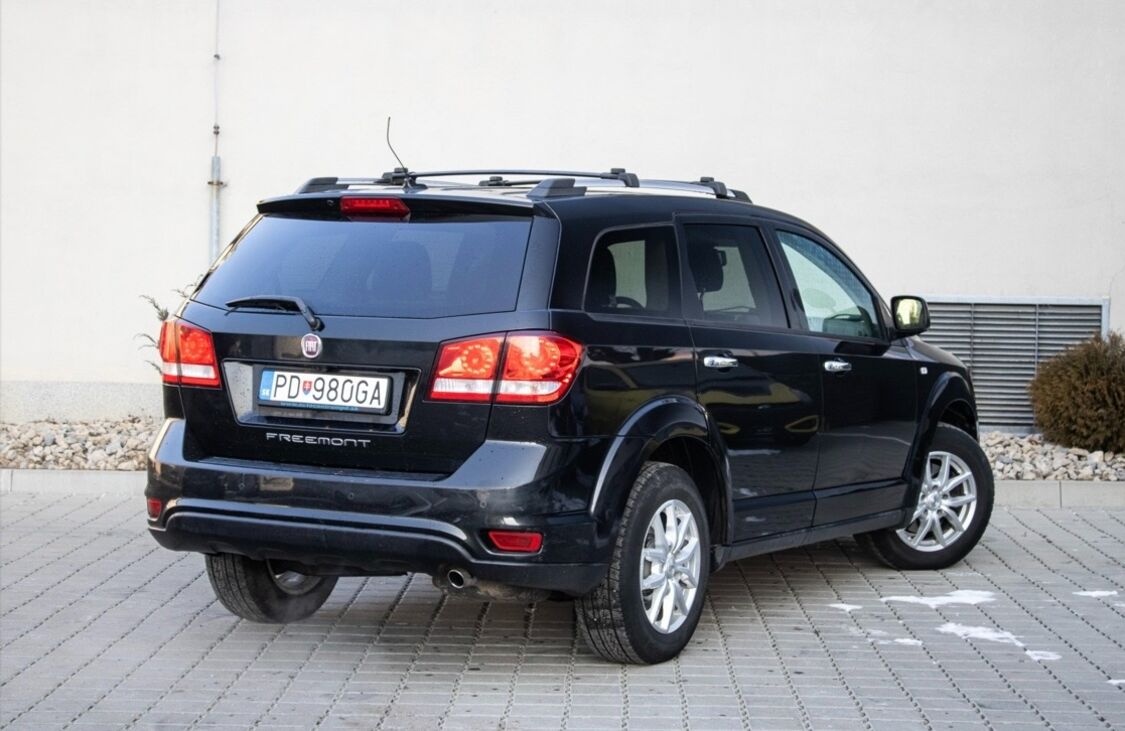 Fiat Freemont 2.0 JTD 125 kW 7 miest - 5